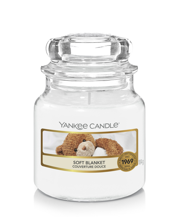 Свеча ароматическая маленькая Yankee Candle Мягкое одеяло/Soft blanket